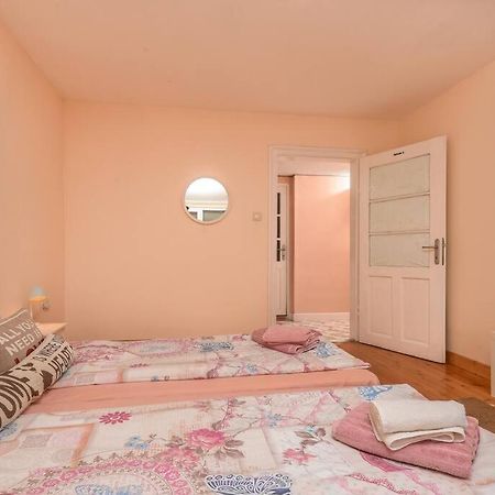 Spacious And Cozy 3 Bedroom Apartment In Downtown Sofia Exterior photo