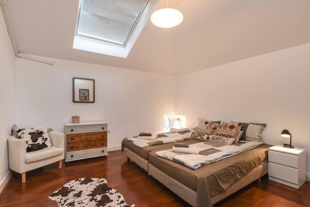 Spacious And Cozy 3 Bedroom Apartment In Downtown Sofia Exterior photo