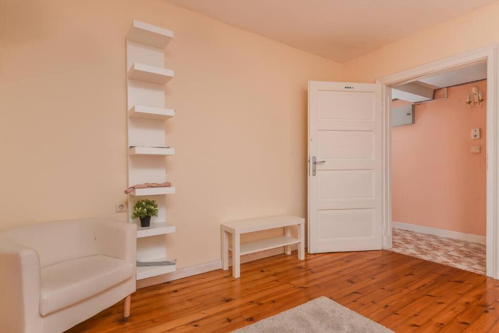 Spacious And Cozy 3 Bedroom Apartment In Downtown Sofia Exterior photo